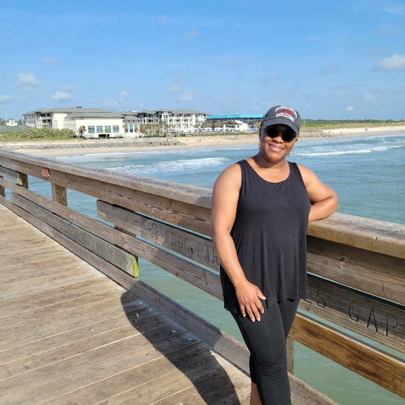 Meet your Posher, Adreena - Picture 1 of 1